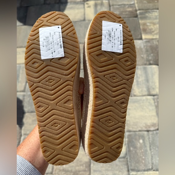TOMS Women's Lace Espadrilles in Cream - Picture 4 of 6